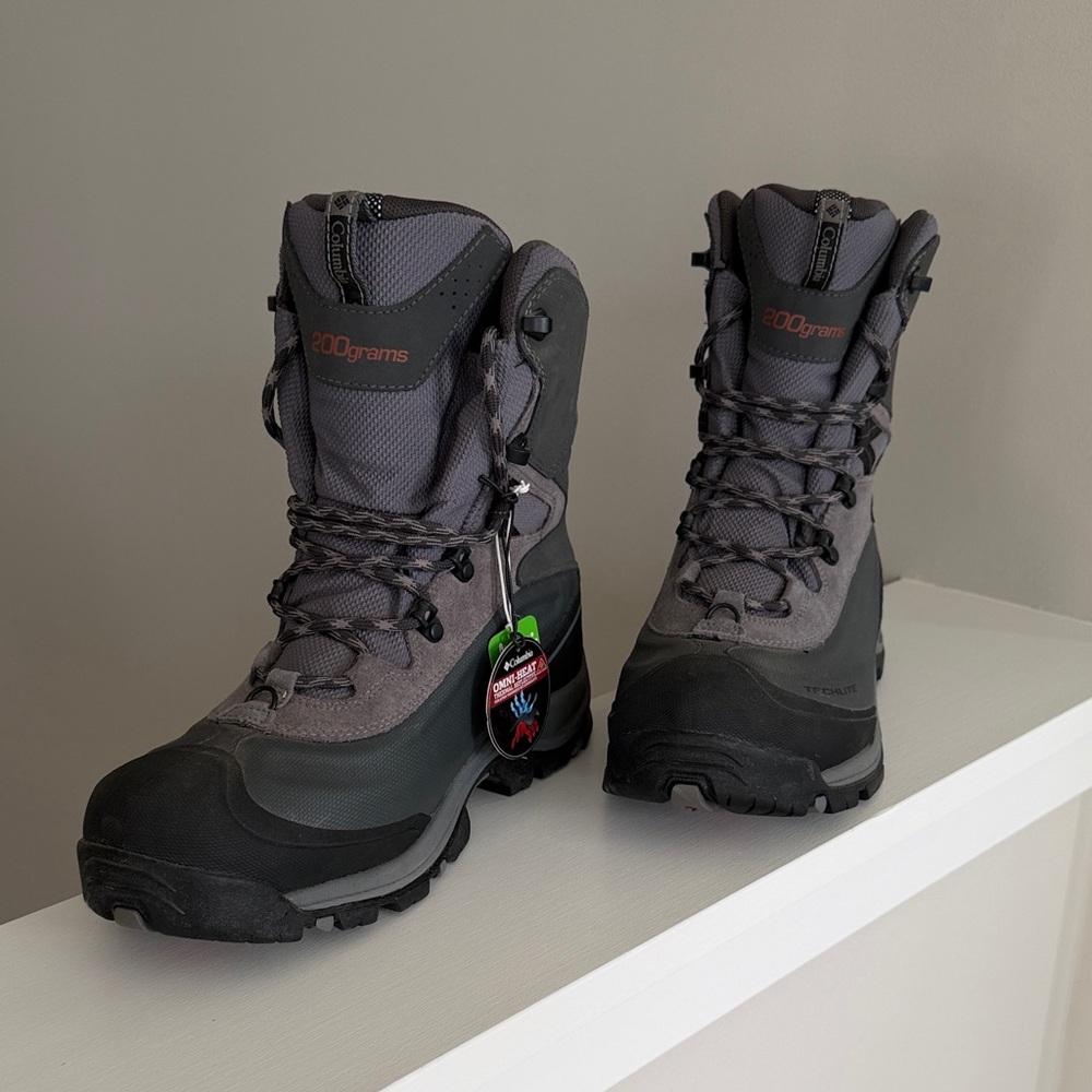 Columbia Men's Black and Gray Snow Boots